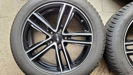 4 pneus hiver 225/50/17 sur jantes alu 5 trous