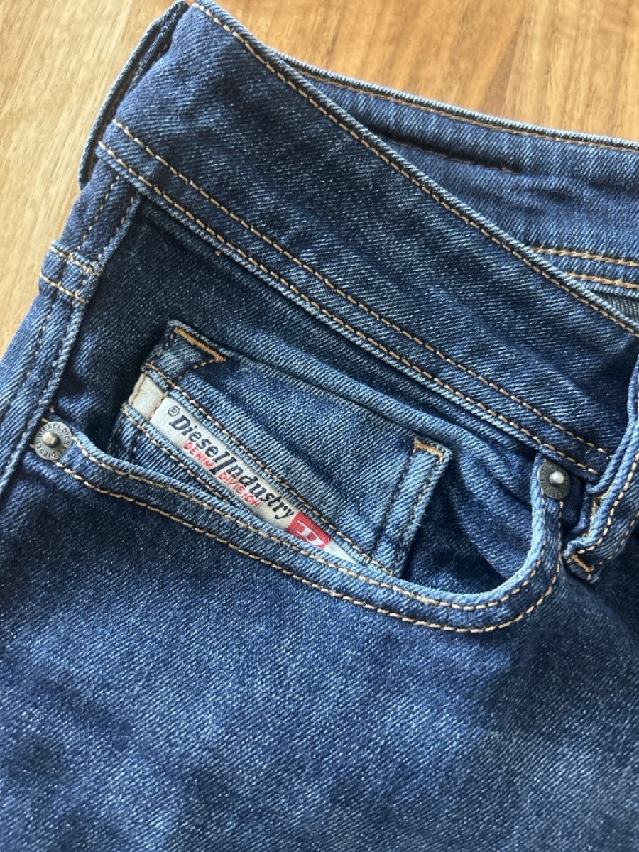 Diesel Jeans: Diesel Jeans – Nuovo (secondo la descrizione) da Eschenbach SG venduto da bushika