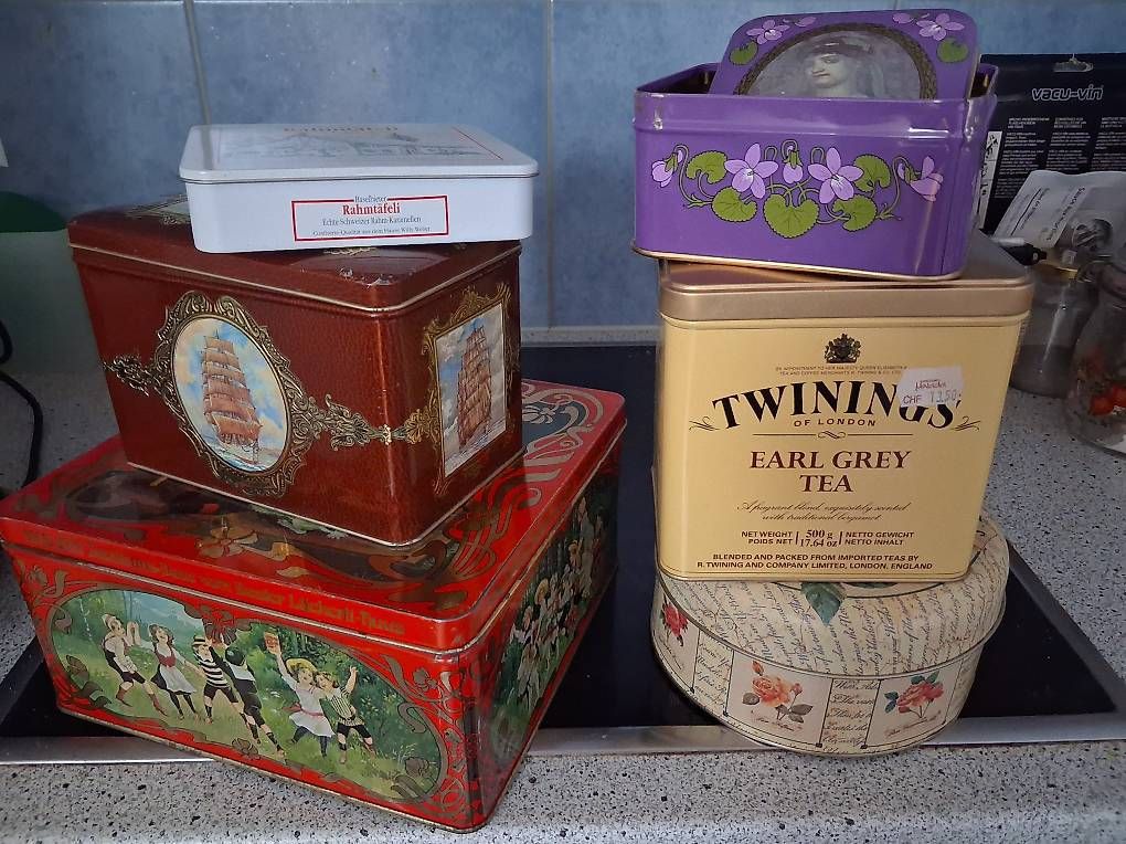 Autres articles pour la maison: Diverses boîtes (à biscuits, thé et autres) – D'occasion à Morges par pie_nbl7