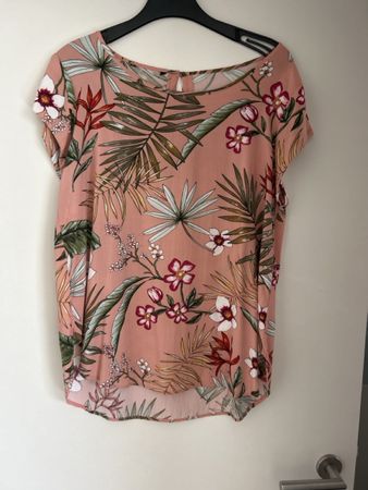 Sommerbluse von Only, Grösse 40, geblühmt