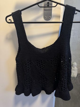 Zara Stricktop