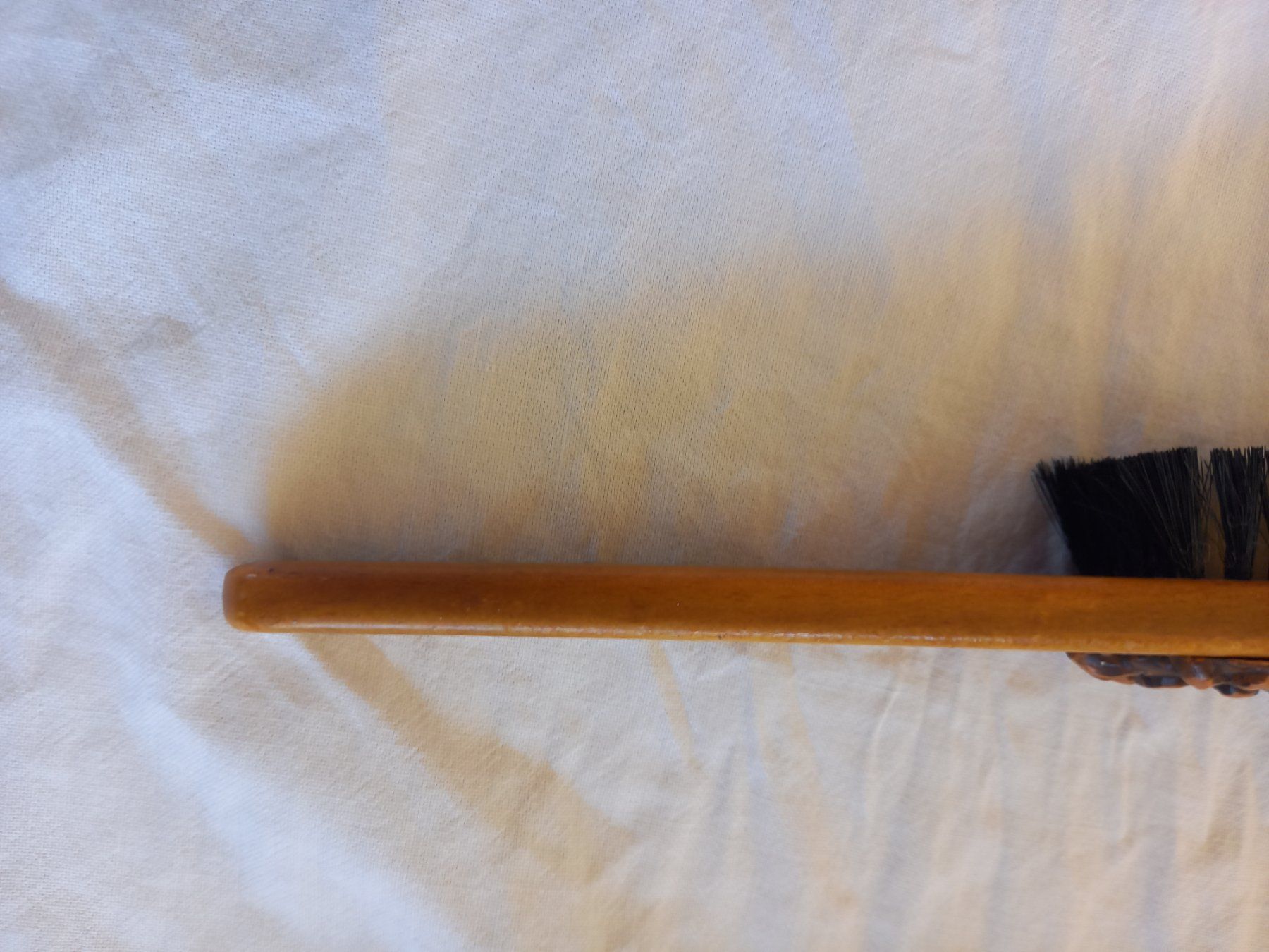Sonstige Kleidung & Accessoires: Brosse à habits ancienne sculptée – Gebraucht aus Rossens FR von Souris1 4