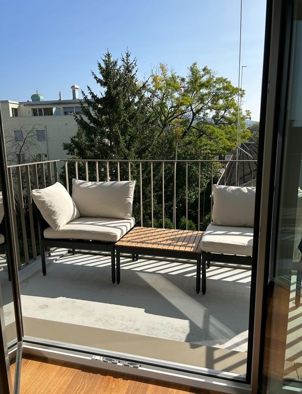 Micasa Set di tavolo e panche: Balkon Lounge Set Metall / Holz hellbeige und modular – Usato da Kilchberg ZH venduto da lisastudentinzuerich
