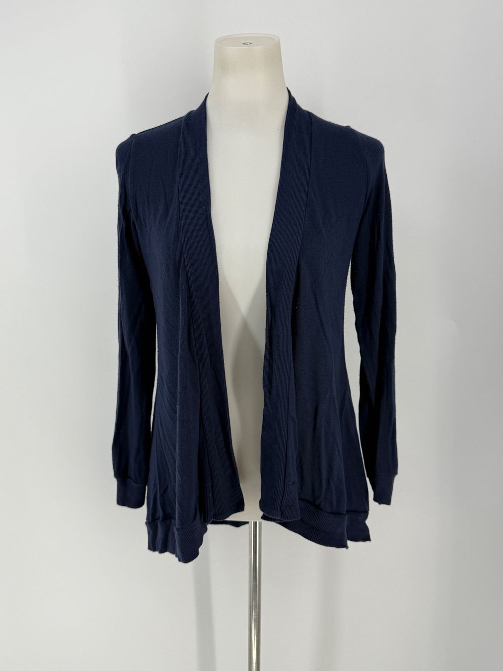 Intimissimi Maglioni & Felpe: blaue Strickjacke Gr. S von intimissimi – Usato da Auenstein venduto da moin.