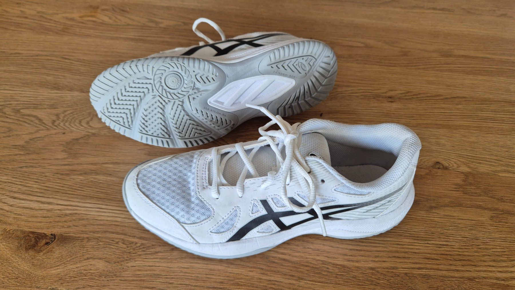 Asics Schuhe für Jungen: Hallenturnschuhe, Gr. 40 – Gebraucht aus Ehrendingen von sch_95nt 2