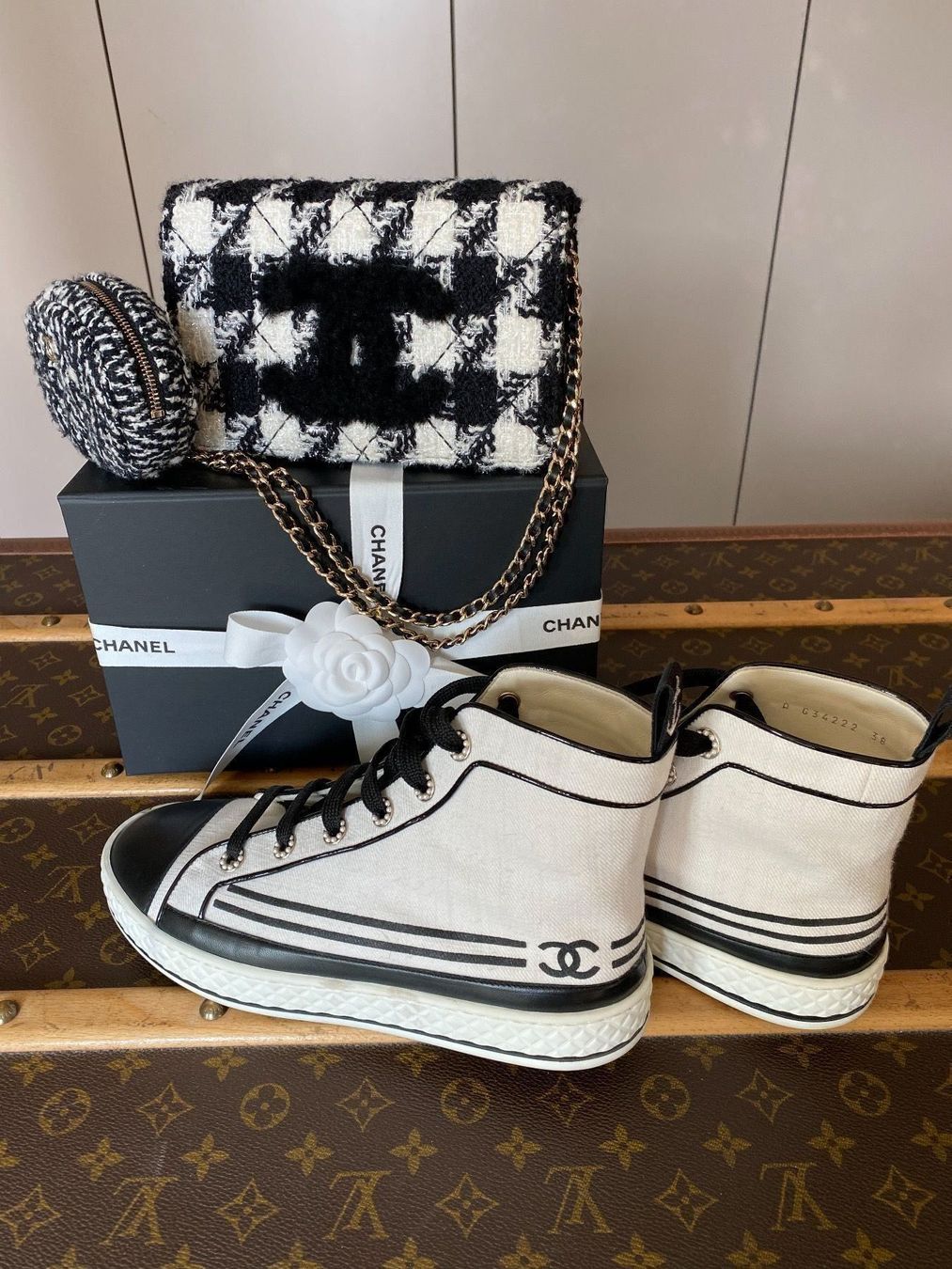 Chanel Scarpe da donna: Original Chanel sneakers, full set – Usato da Kilchberg ZH venduto da happyymee 9