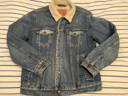 Levi's Sherpa Jeansjacke Gr. M - ideal für den Herbst!