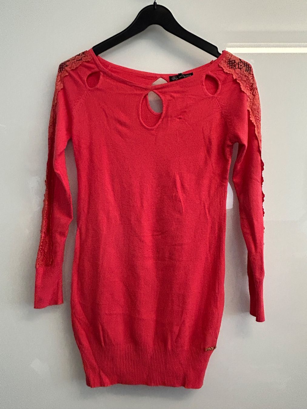 Maglioni & Felpe: Pullover Lang mit Spitze Figurbetont 1 Size Neu – Nuovo e nell'imballaggio originale da Regensdorf venduto da Spyke55