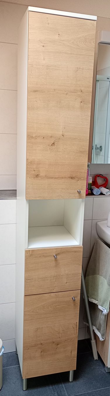 Armoires: Badezimmer Schrank – D'occasion à Wetzikon ZH par Astrostar