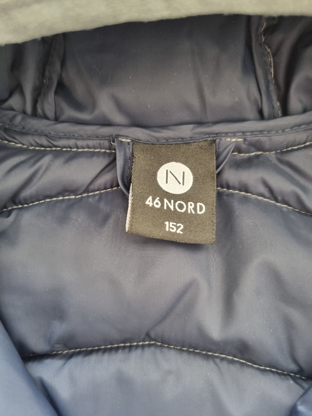 46 Nord Altro abbigliamento per bambino: 46 Nord Steppweste, Grau, Grösse 152 – Usato da Fulenbach venduto da Matte3 2