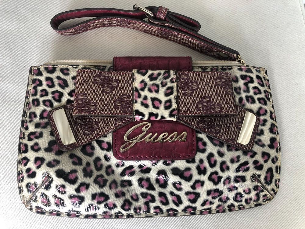 Guess mini pochette / clutch Kaufen auf Ricardo