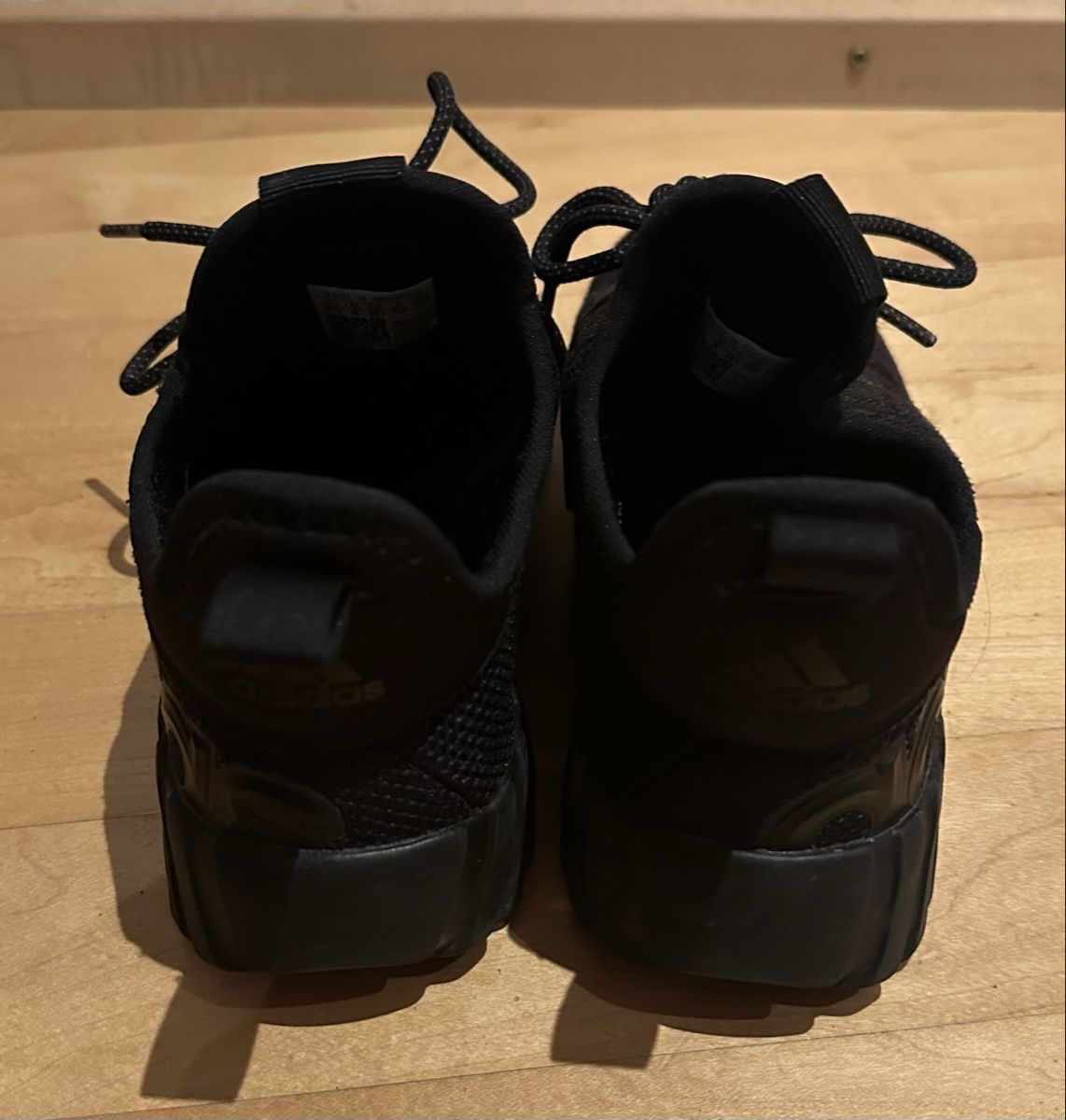 Scarpe da uomo: Adidas Schuhe Gr. 36 2/3 – Usato da Oensingen venduto da dorian07 2