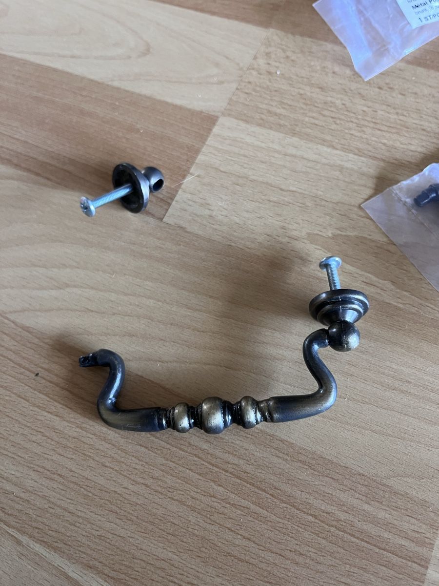 Eisenwaren: 5x Möbelgriff, Metallhängegriff, Vintage, 96mm – Gebraucht aus Röschenz von Annakournikova