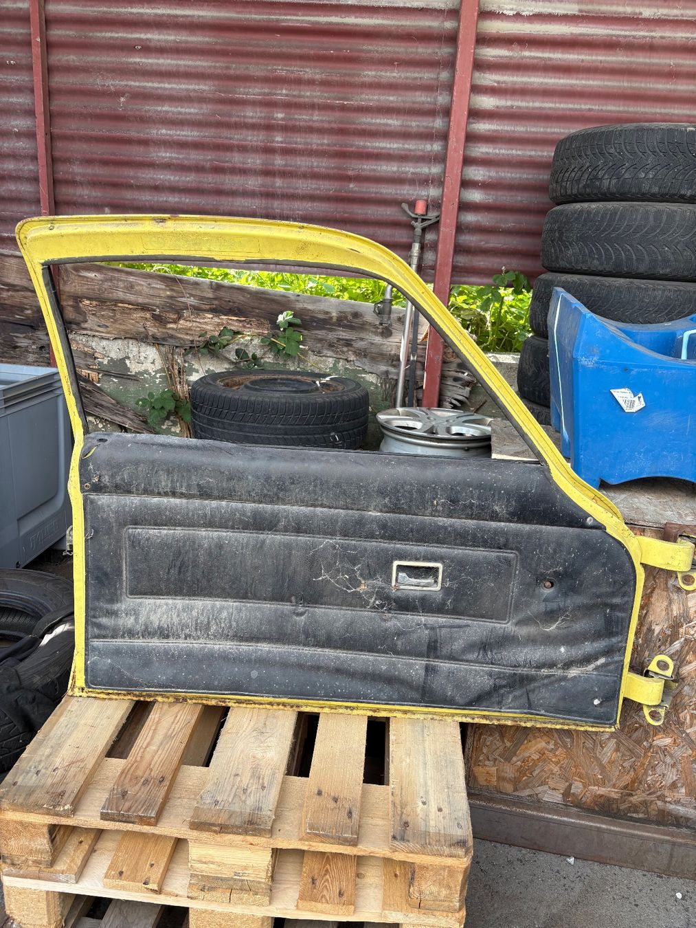 Opel Toutes les pièces auto: Opel GT Porte gauche – D'occasion à Charrat par Shibaura12t