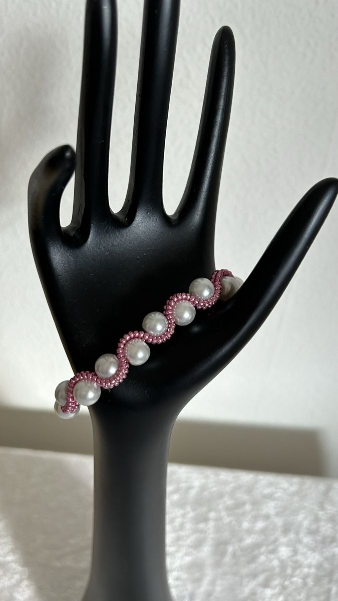 Bracciali & Braccialetti: Perlenarmband Rosa Weiss Elegant Süss Trendy – Nuovo e nell'imballaggio originale da Ettiswil venduto da nat_9vgc