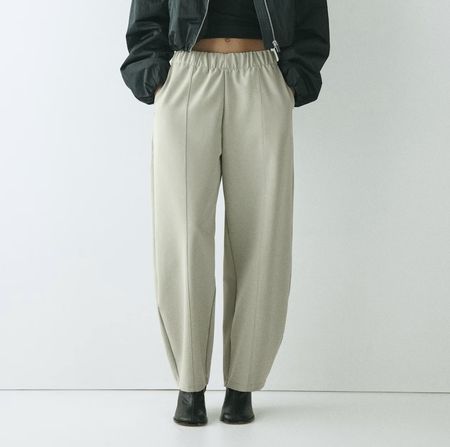 barrel trousers in Roma knit