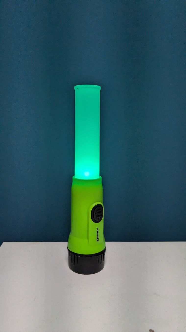 Lampade: Taschenlampe mit Signallicht, grün – Usato da Randa venduto da est_m9n9
