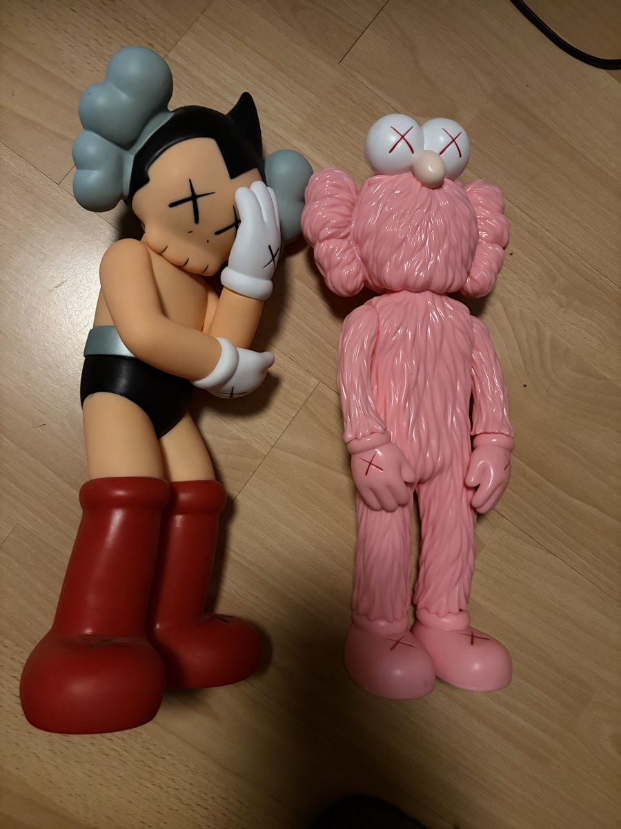 Statuette: KAWS Figuren – Usato da Bern venduto da Shamsinho 1