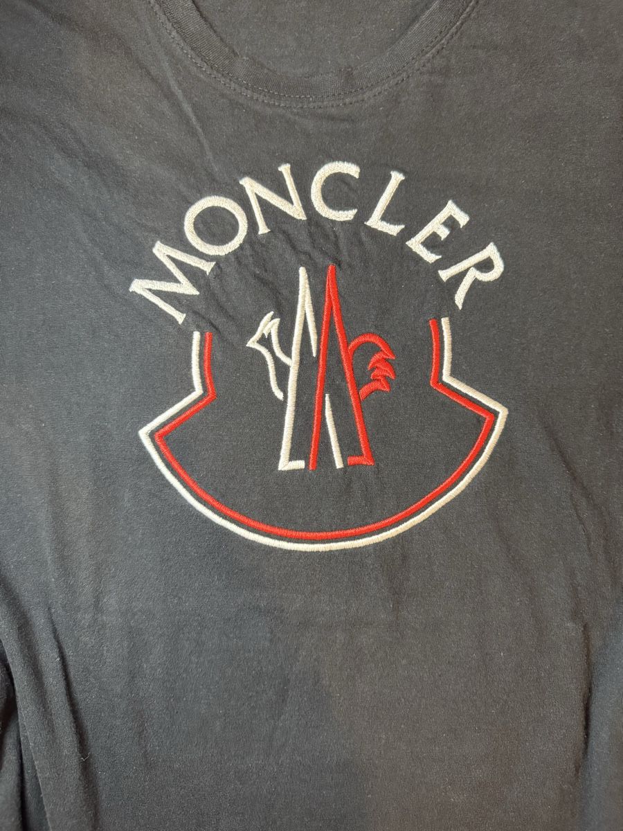 Moncler T-shirt: T-shirt Moncler – Nuovo (secondo la descrizione) da Châtel-St-Denis venduto da Montclair_Swiss 2