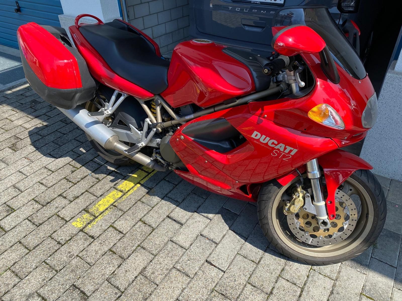 Ducati Touring: Wunderschöne,gepflegte Ducati ST2 – Usato da Windlach venduto da sruurs