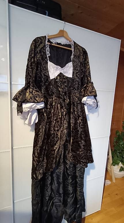 Costumi: Barockes Fasnachtskostüm – Usato da Chur venduto da cor_5bg9