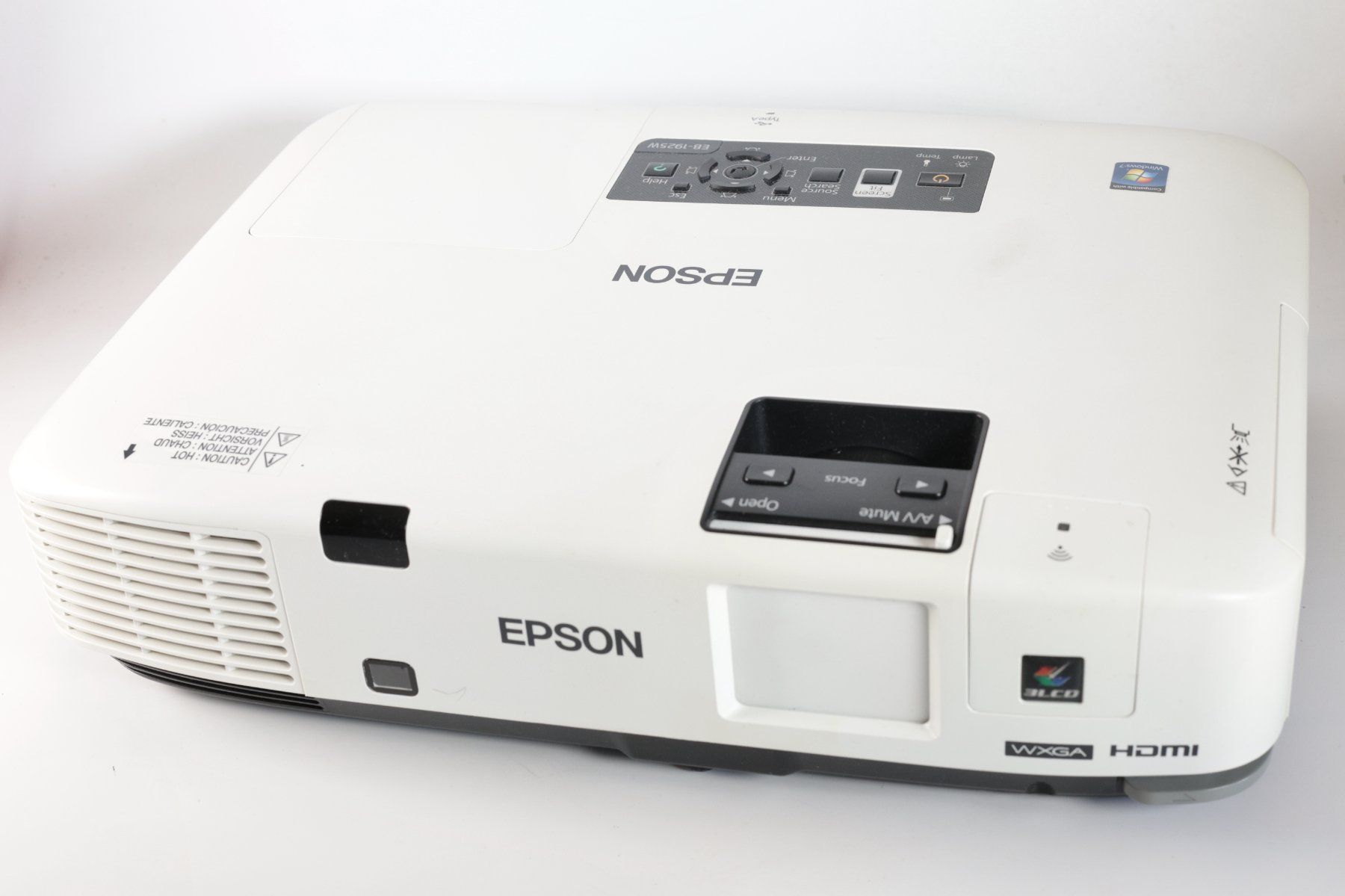 Epson Vidéoprojecteurs: projecteur Epson EB-1925W et accessoires – D'occasion à Biel-Bienne par monsieur_jelmoli