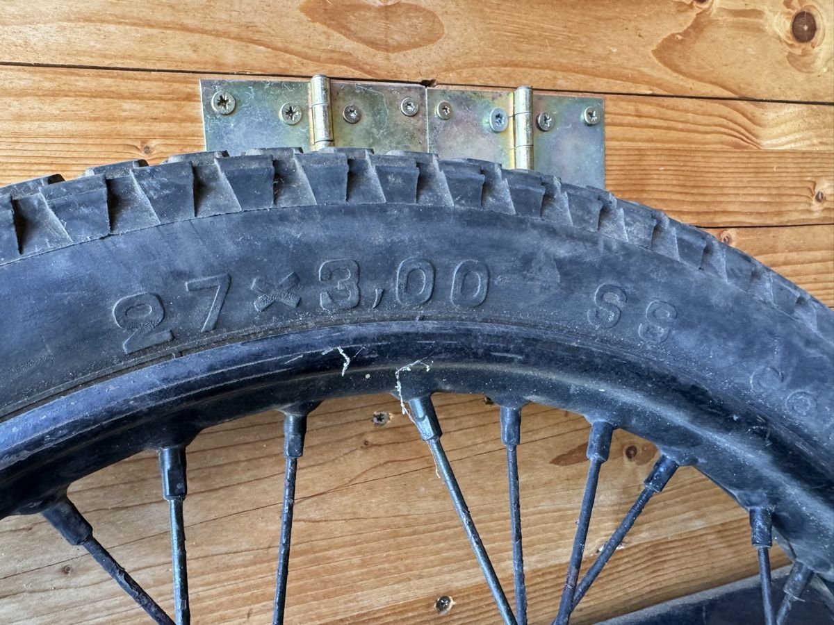 Toutes les pièces détachées moto: Speichenrad hinten mit Ritzel und Trommelbremse, Oldtimer  – D'occasion à Aathal-Seegräben par Romeo8607 3