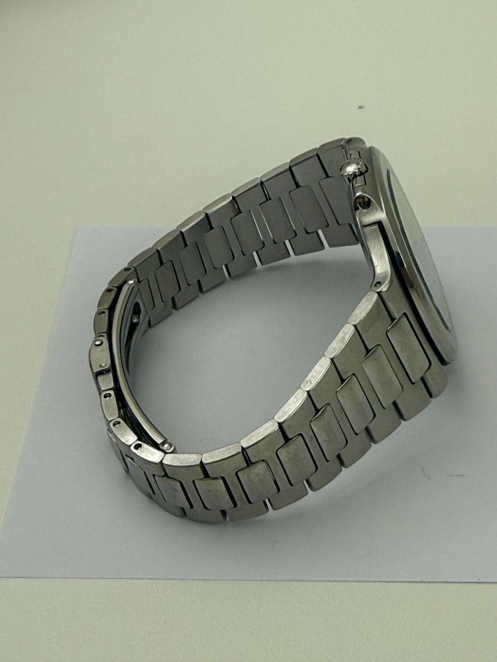 Patek Philippe Orologi: Patek Philippe Nautilus 3700 – Usato da Erlenbach ZH venduto da iLuxury 2