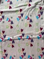 herziger rosa Jersey mit bunten Herzen, 1.6 x 1.35 m