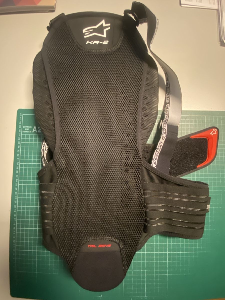 Schutz & Schoner: Alpinestars Back Protector KR-2 Size L black good condition – Gebraucht aus Winterthur von yas_xk5m 2
