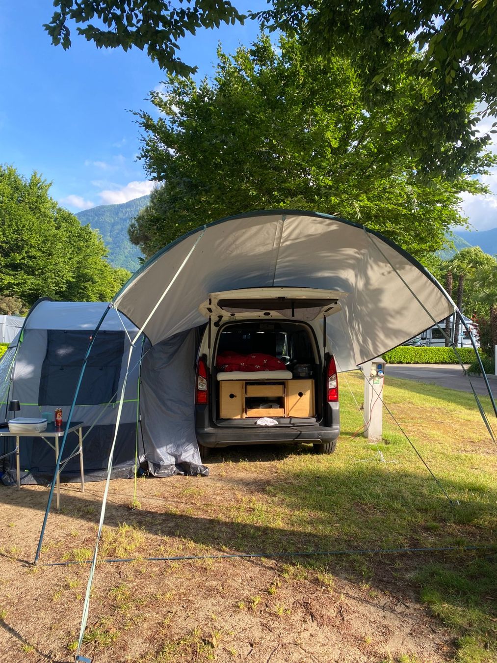 Citroën Automobili: Citroen Berlingo, 1.2i, Multispace / Minivan/ Minicamper – Usato da Matten b. Interl venduto da trulletrampel-1 2