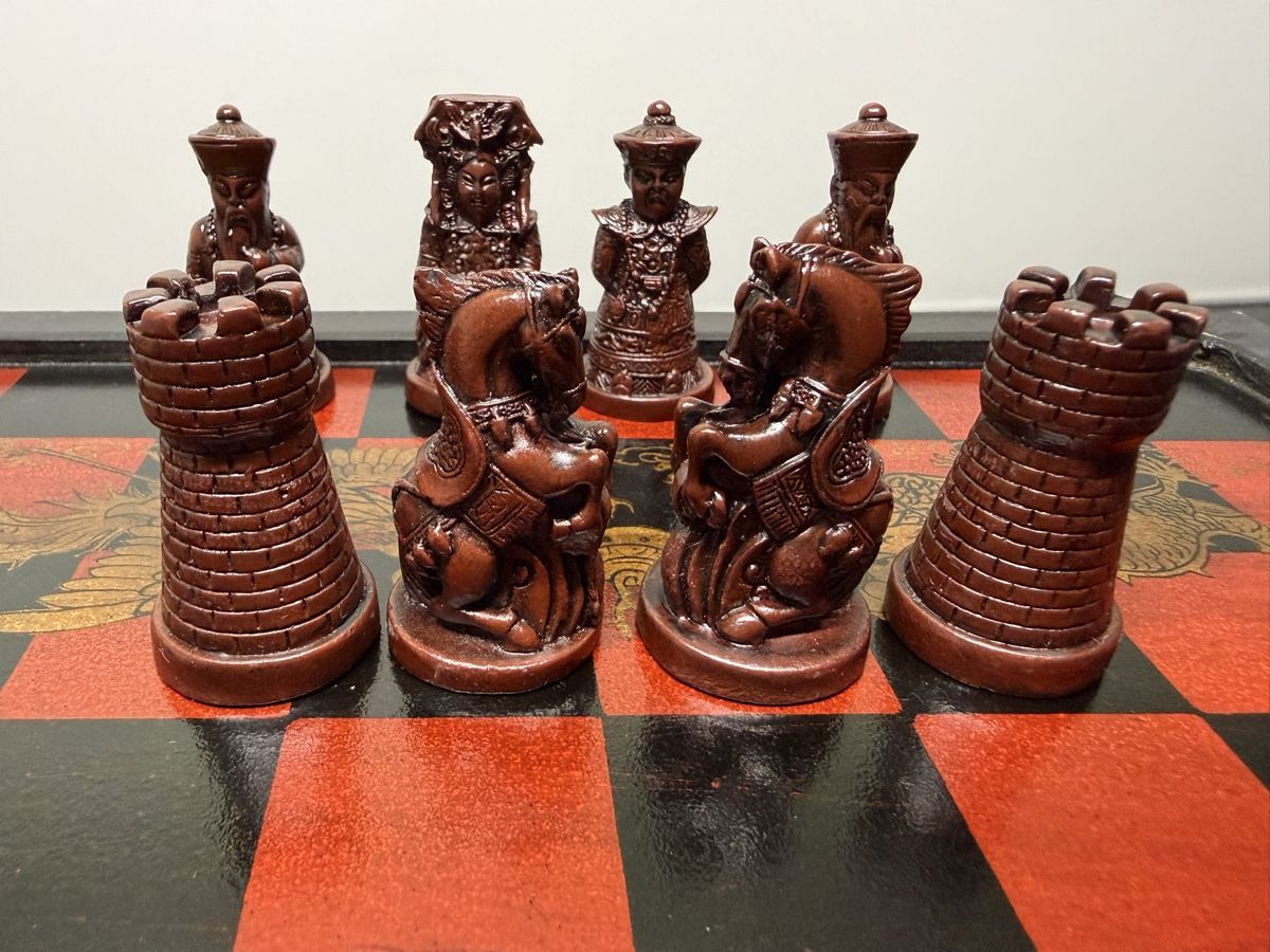 Giochi: Scacchiera in legno con figure orientali – Usato da Cadenazzo venduto da Taty77 5