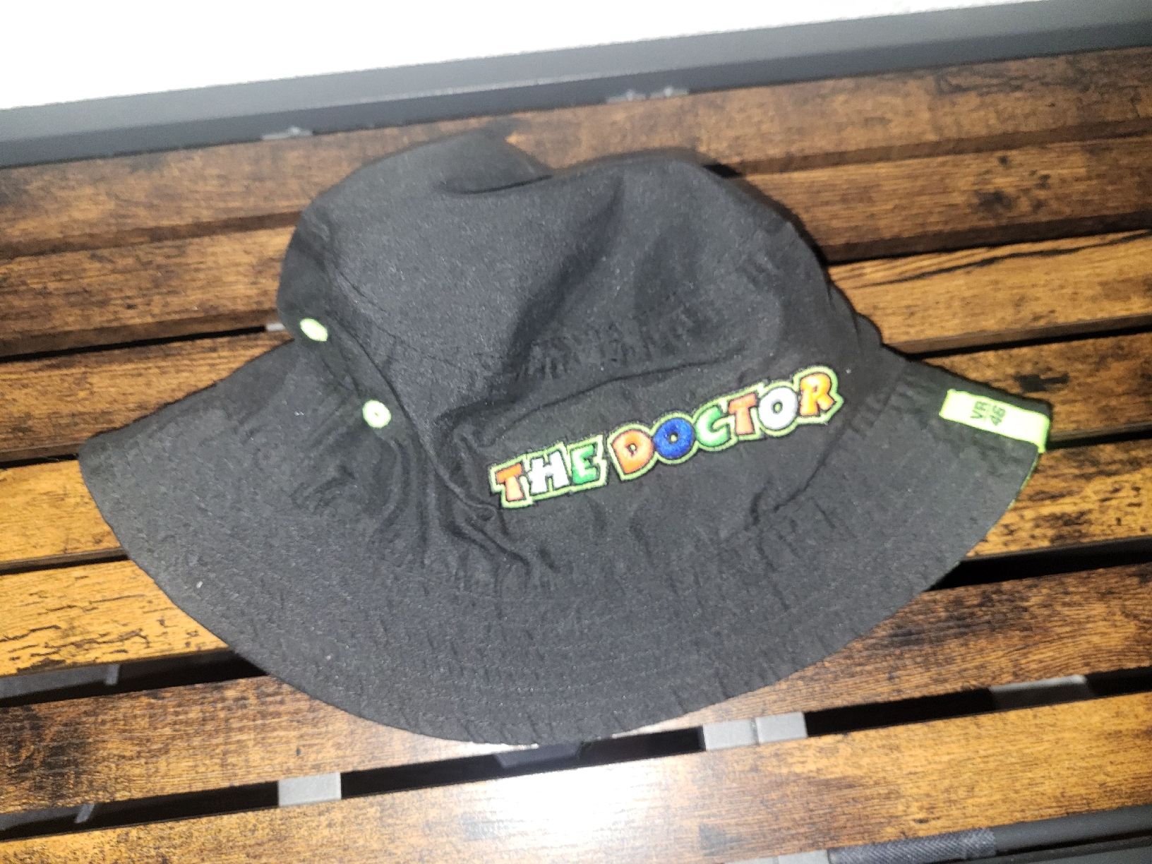 Copricapi, berretti & cappellini: VR46 Bucket Hat, Rossi, Grösse M – Nuovo (secondo la descrizione) da Buchs AG venduto da sie_f6dg 1