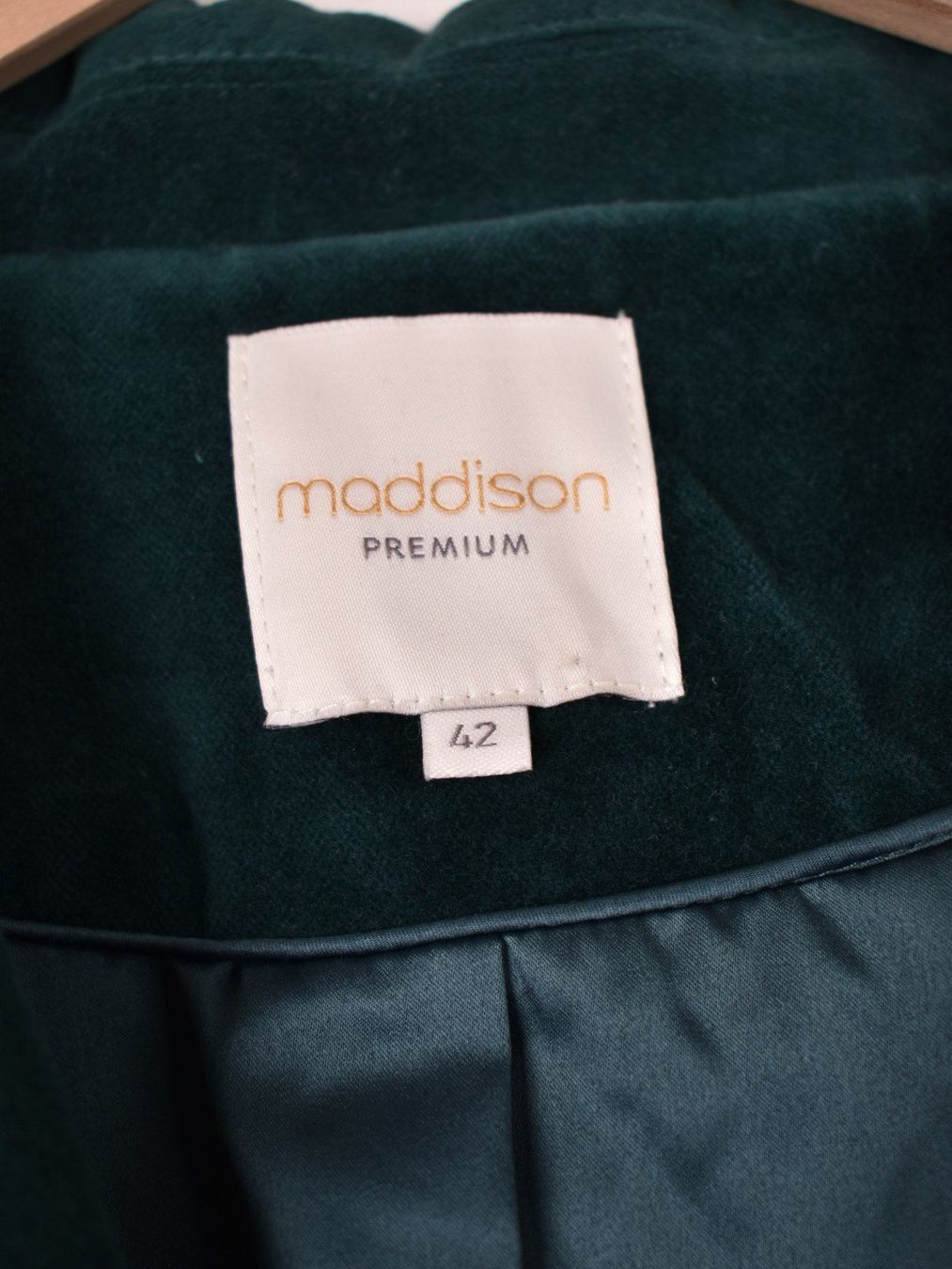 Maddison Giacche: Maddison Blazer, Samtoptik, petrol, Gr.42 – Usato da Nürensdorf venduto da 2ND_STORY 5
