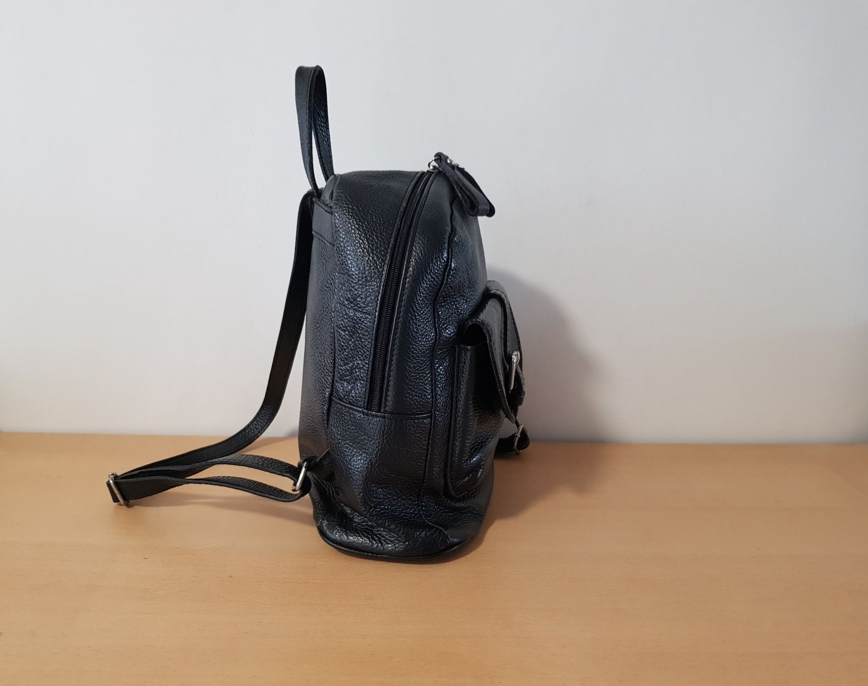 Rucksäcke: Leder Rucksack in Schwarz – Gebraucht aus Basel von Birs868 2