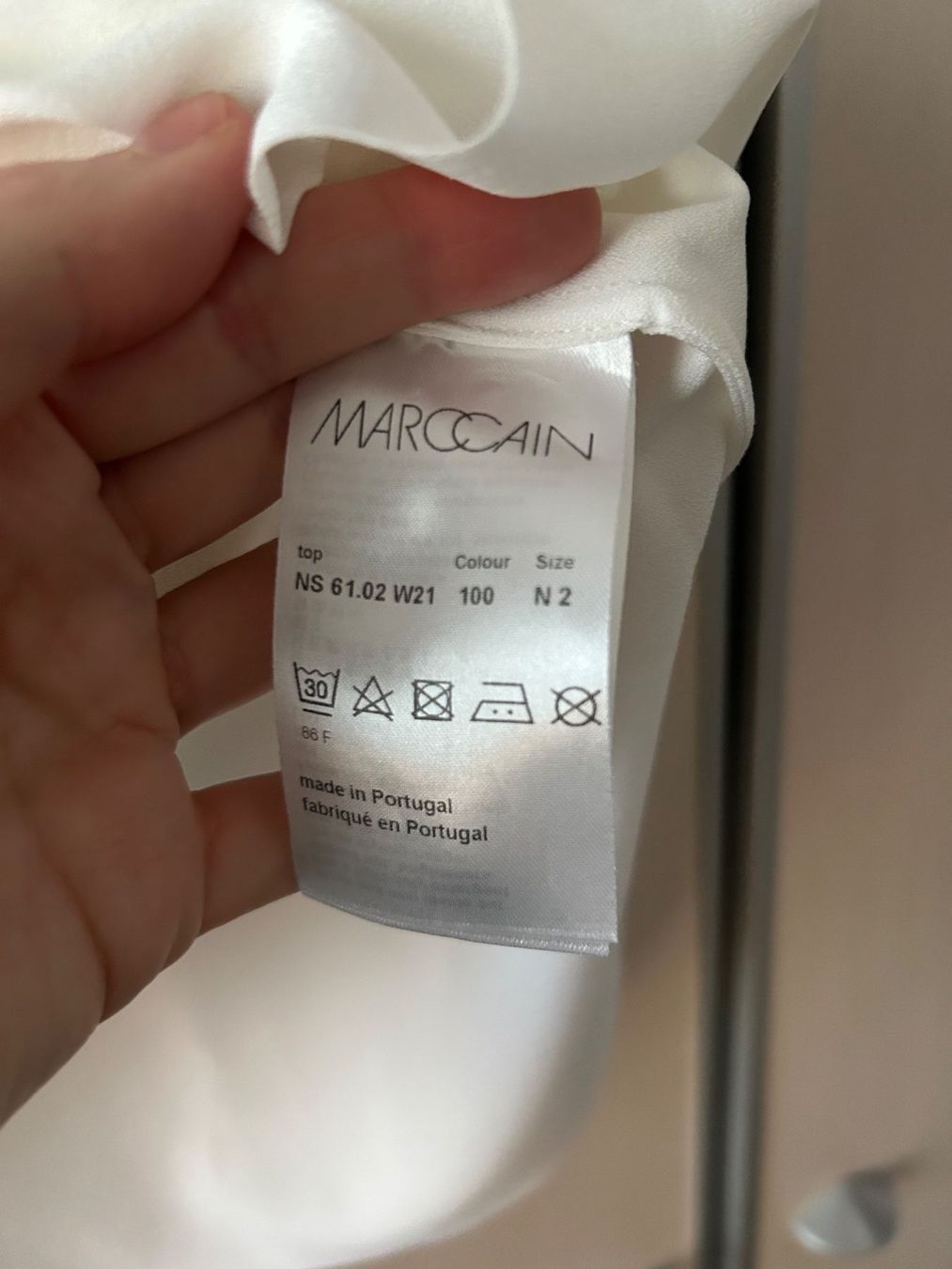 Marc Cain Top: Top MARCCAIN weiss – Usato da Schwyz venduto da lookatit 2
