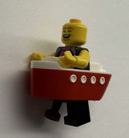 1 Stück LEGO® Pirat Kapitän Minifigur, Boot.