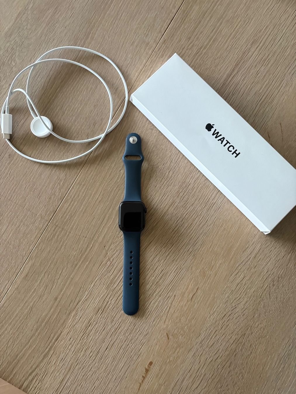 Apple Smartwatch: Apple Watch SE 40mm. – Usato da Meggen venduto da K.Rigert