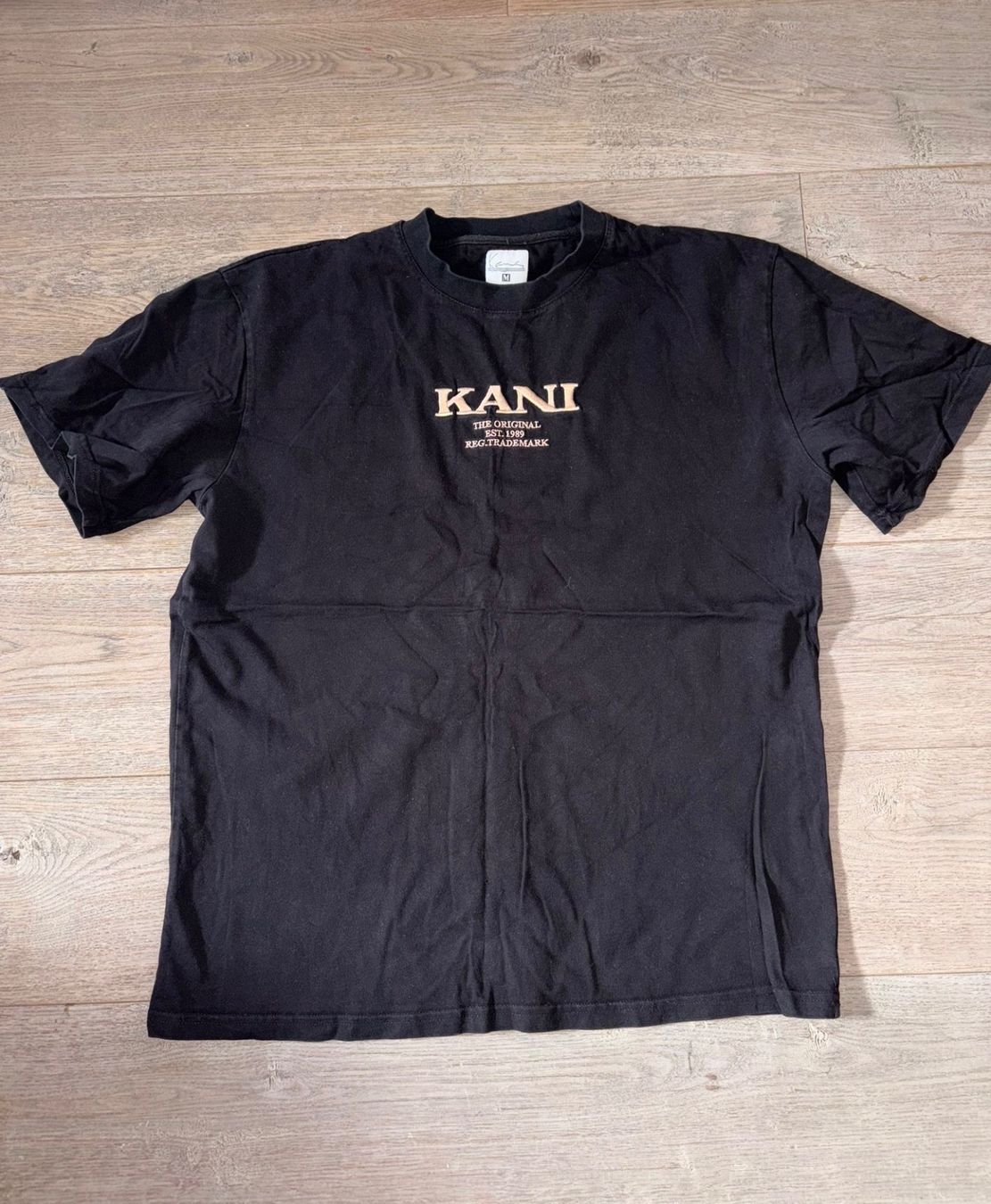 T-shirt: Schwarzes KANI T-Shirt Grösse M – Usato da Goldach venduto da jil_vnd8
