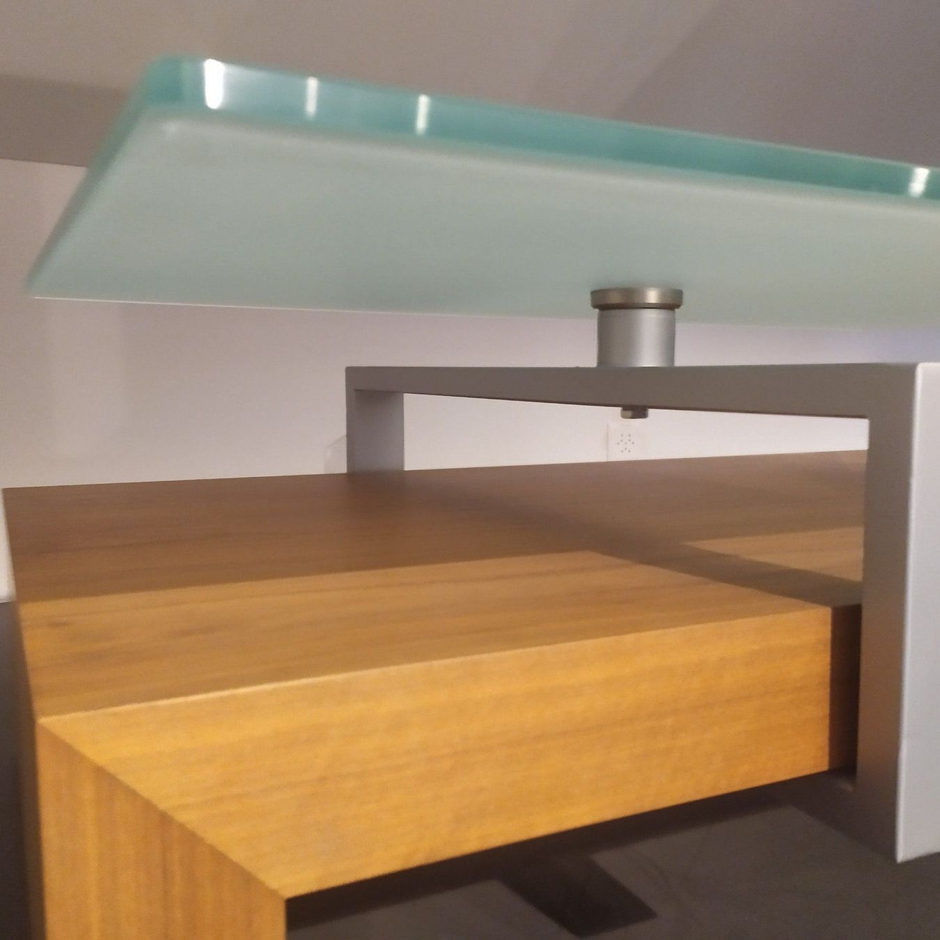 Tavoli: Klubtisch drehbar Nussbaum/Glas – Nuovo (secondo la descrizione) da Kloten venduto da bilgeri01 2