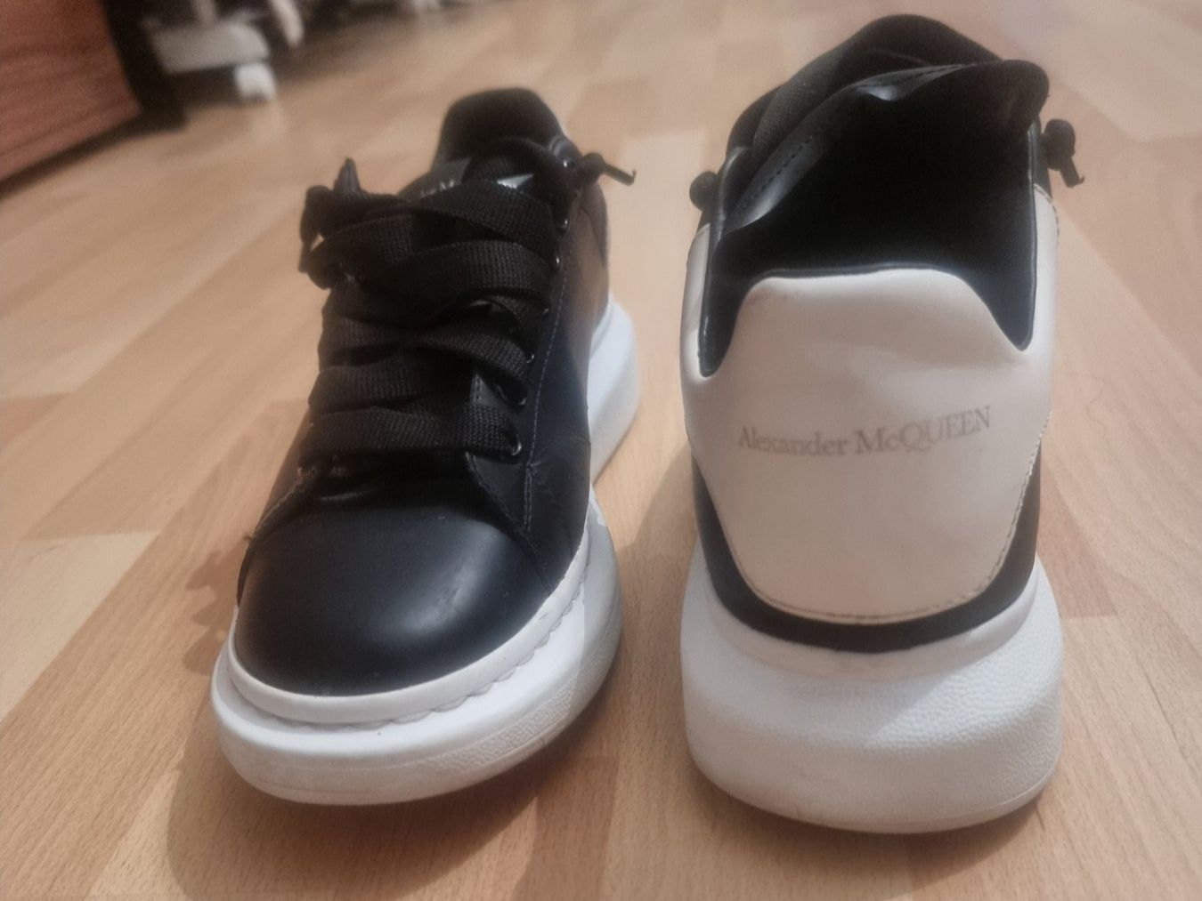 Alexander Mcqueen Scarpe da uomo: Alexander McQueen Schuhe Männer Gr.41 black/white – Usato da Jegenstorf venduto da Salmano 4