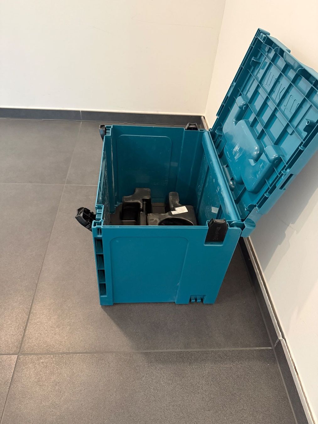 Makita Valises de voyage: Makita Werkzeugkoffer Gr.4 – D'occasion à Langnau i.E. par Ke.Bex 1