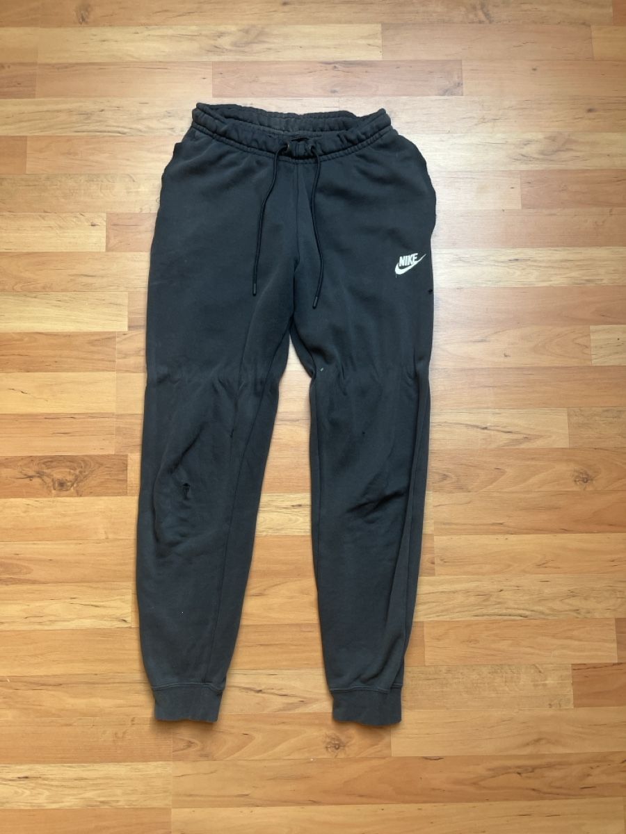 Nike Pantaloni: Nike Jogginghose – Usato da Seuzach venduto da anina.k