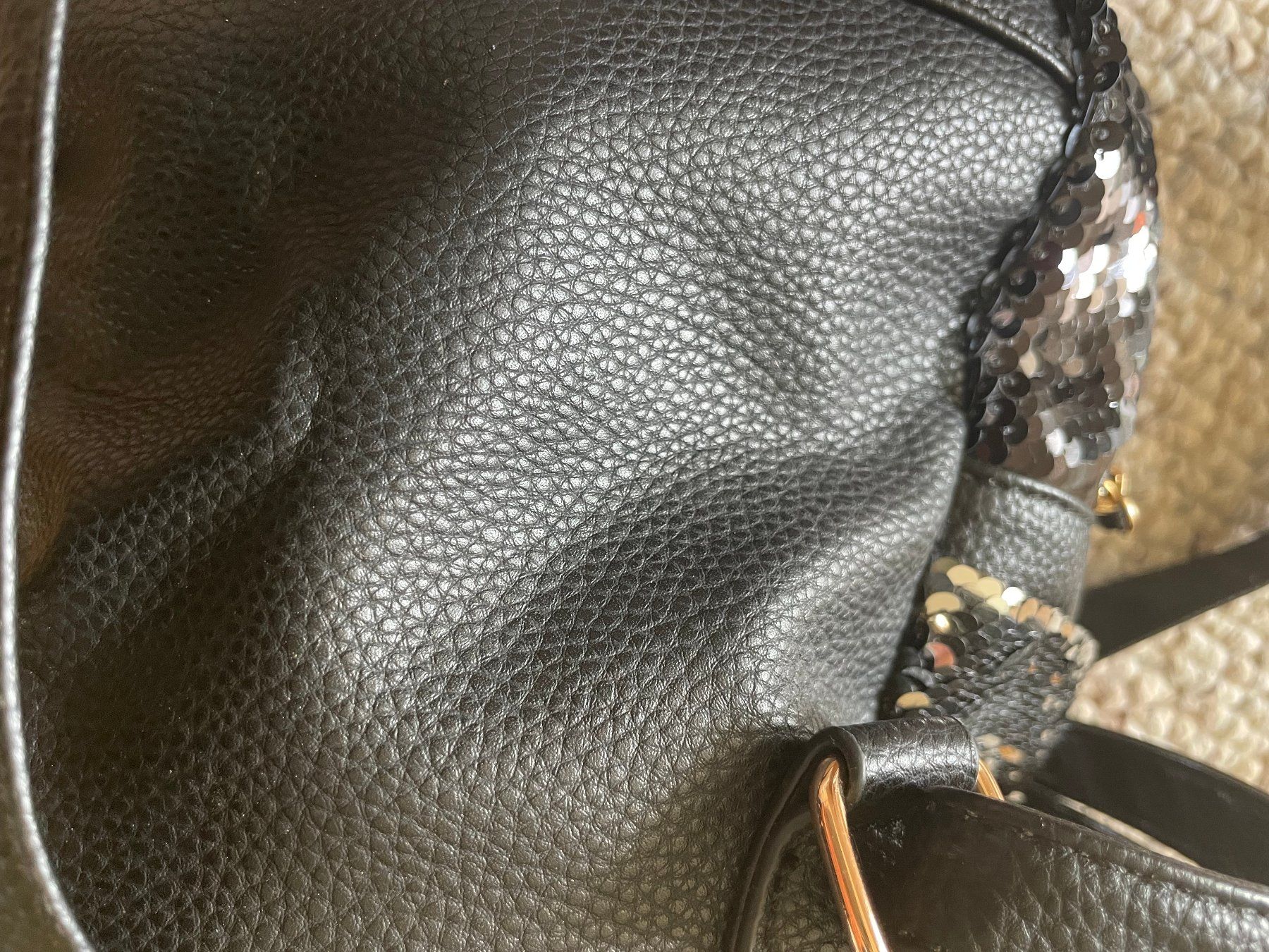 Zaini: Schwarzer Rucksack mit Pailletten – Usato da Münchenbuchsee venduto da hamama18 5