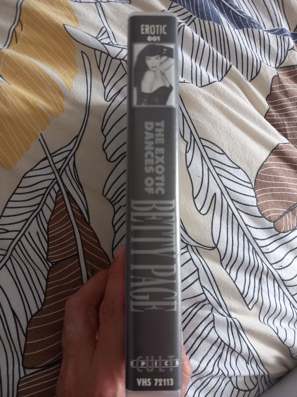 Tutti i VHS: Betty Page VHS rare – Usato da Genève venduto da GenevaLuxury 2