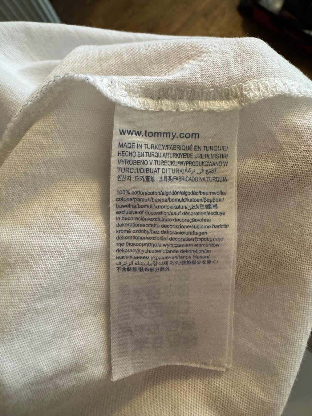 Tommy Hilfiger T-shirt: Tommy Hilfiger Shirt – Usato da Arbon venduto da kikiriri 3