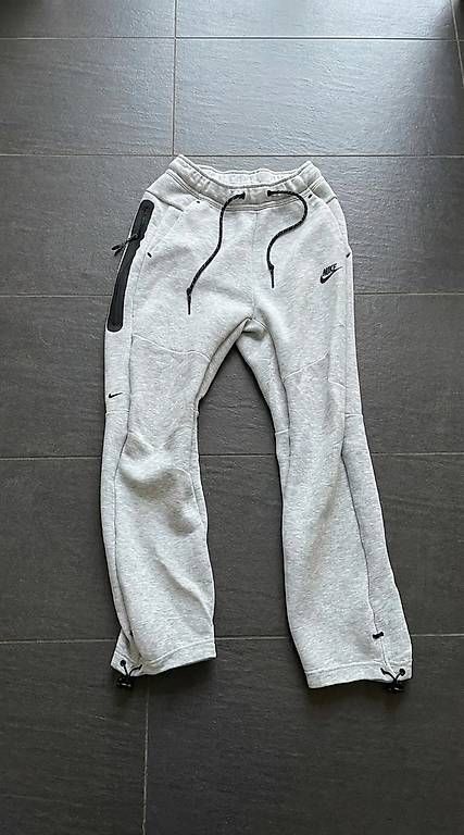 Giacche: Nike Tech Fleece Set Grau – Usato da Münchwilen TG venduto da vic_8wrk 2