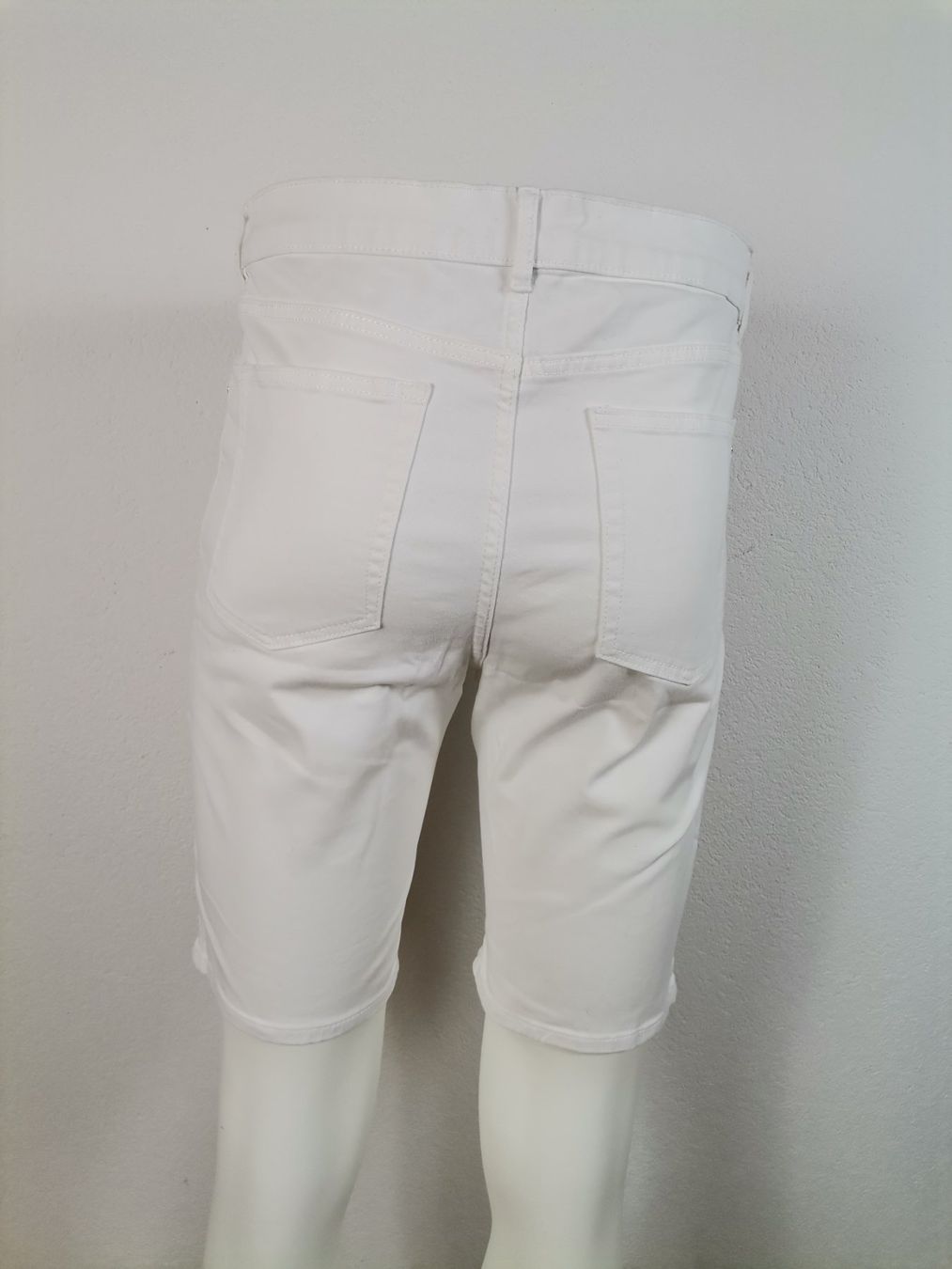 H&M Pantaloni: H&M Herren Shorts Weiss – Usato da Schaffhausen venduto da Restwert_SH 2