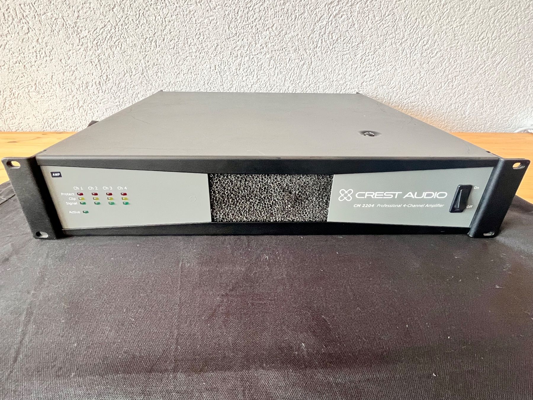 Amplificatori: Crest Audio CM 2204 – Usato da Bern venduto da NIKA-SYSTEMS