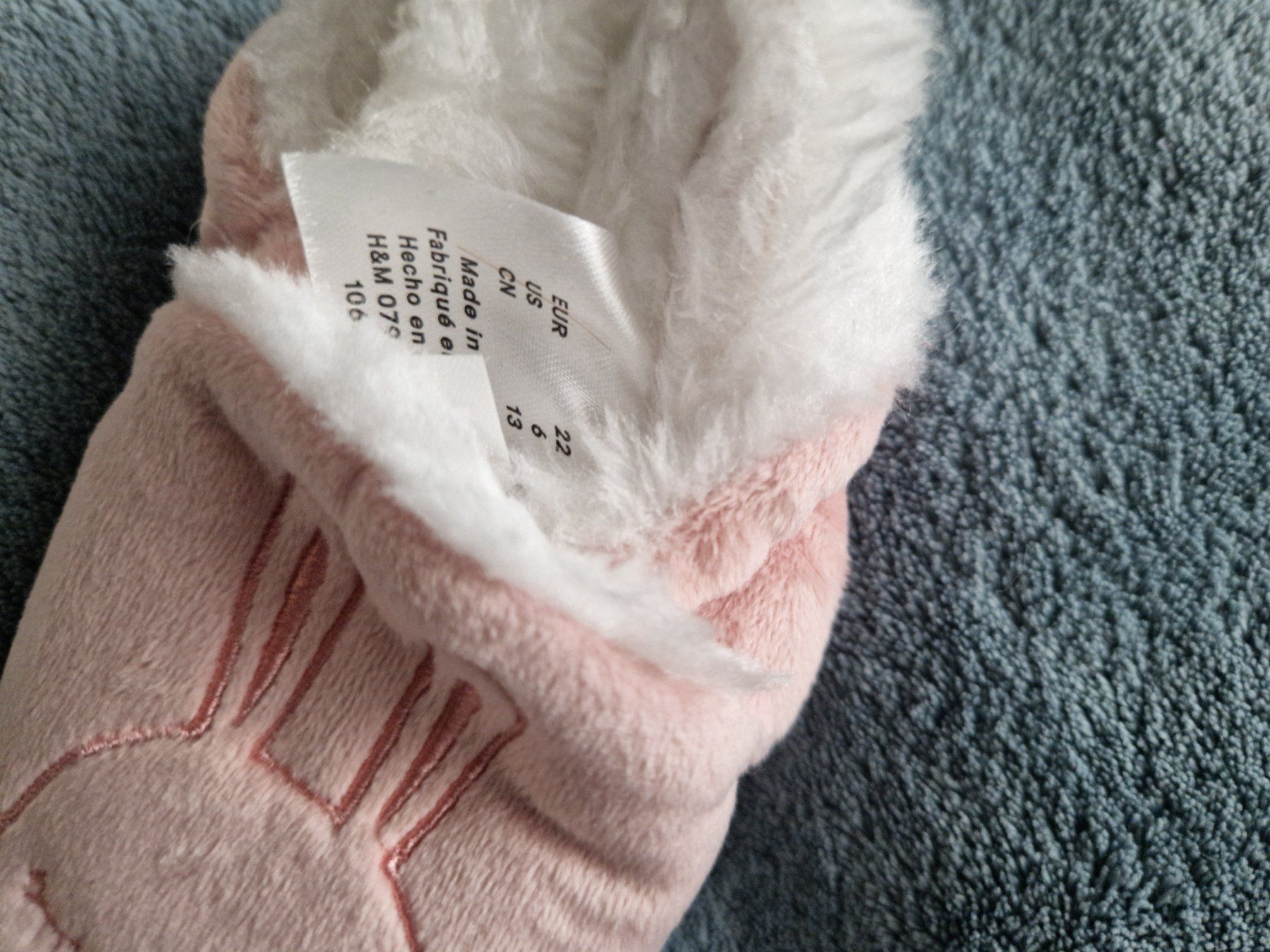 H&M Scarpe per ragazze: Hausschuhe grösse 22 – Usato da Heimberg venduto da Eleanor20 2